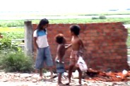 Avec les enfants des rues au Cambodge Timothée PATON